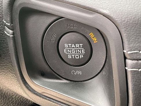 Used 2025 Jeep Wrangler Unlimited Sahara w/ Safety Group image 28