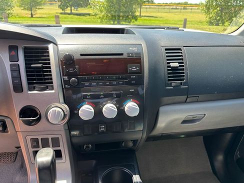 Used 2010 Toyota Tundra 2WD Double Cab image 15