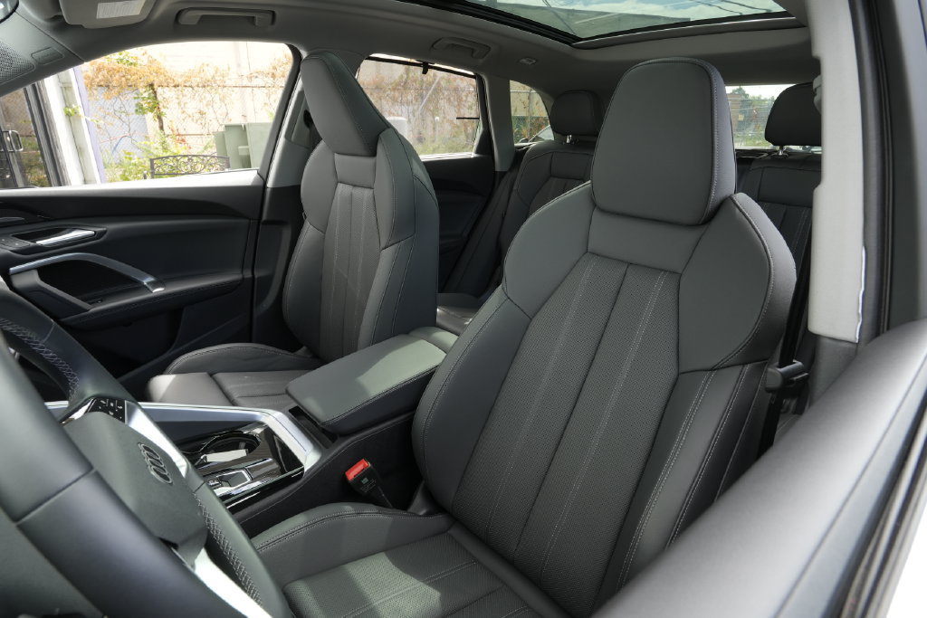 Used 2025 Audi Q5 Premium Plus w/ Premium Plus AWD/4WD image 17