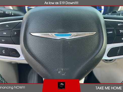 Used 2019 Chrysler Pacifica Touring-L FWD image 14