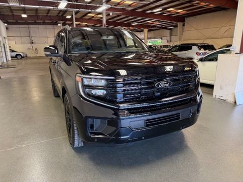 Used 2025 Ford Expedition Platinum w/ Stealth Appearance Package AWD/4WD image 7