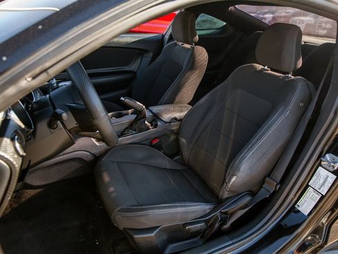 Used 2015 Ford Mustang Coupe image 12