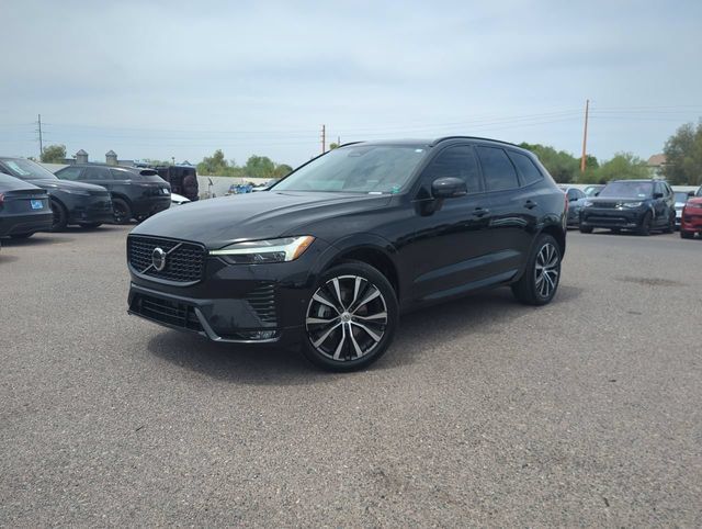 Used 2023 Volvo XC60 B5 Plus w/ Climate Package FWD image 2