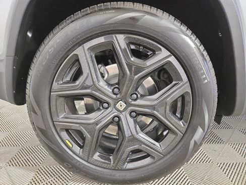 Used 2024 Rivian R1S Adventure AWD/4WD image 12