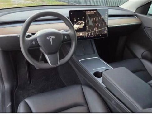 Used 2021 Tesla Model Y Long Range AWD/4WD image 21
