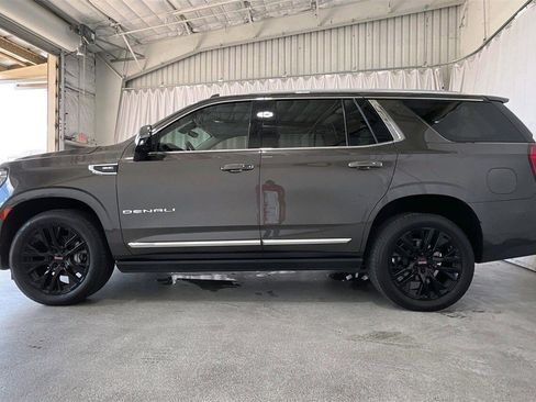 Used 2021 GMC Yukon Denali w/ Denali Premium Package image 26