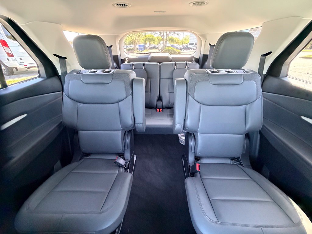 New 2026 Ford Explorer Active w/ Active Comfort Package RWD image 24