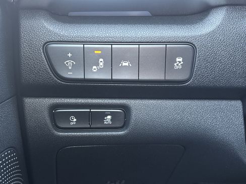 Used 2020 Kia Niro EX Premium w/ Cold Weather Package image 29