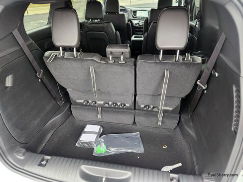 New 2026 Chrysler Voyager LX image 21