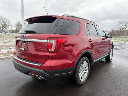 Used 2018 Ford Explorer XLT w/ Equipment Group 202A image 6
