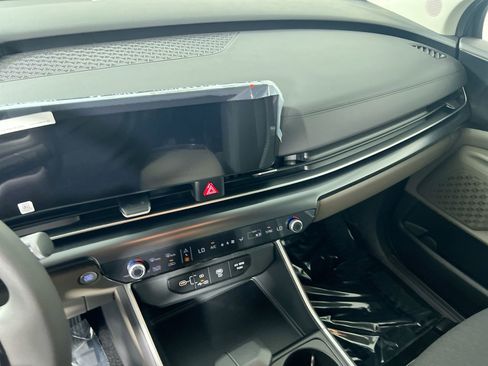 New 2026 Kia Carnival LX image 25