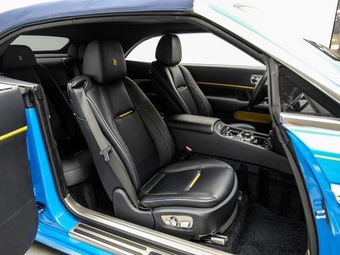Used 2021 Rolls-Royce Dawn RWD image 42