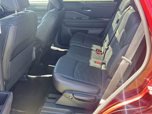 Used 2022 Nissan Pathfinder Platinum w/ Cargo Package image 21