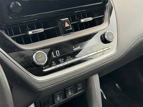 Certified 2023 Toyota Corolla Cross XLE w/ Convenience Package FWD image 26