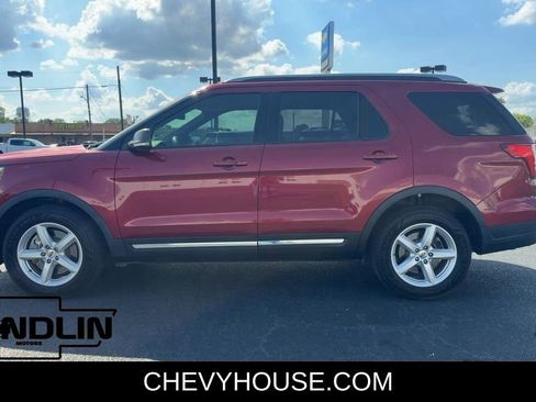 Used 2019 Ford Explorer XLT w/ Equipment Group 202A FWD image 5