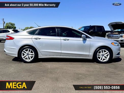 Used 2016 Ford Fusion SE FWD image 13