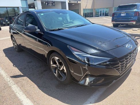 Used 2021 Hyundai Elantra Limited FWD image 11