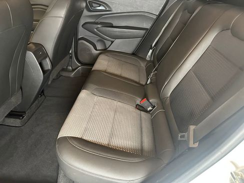 Used 2024 Chevrolet Trax LT w/ Sunroof Package FWD image 22