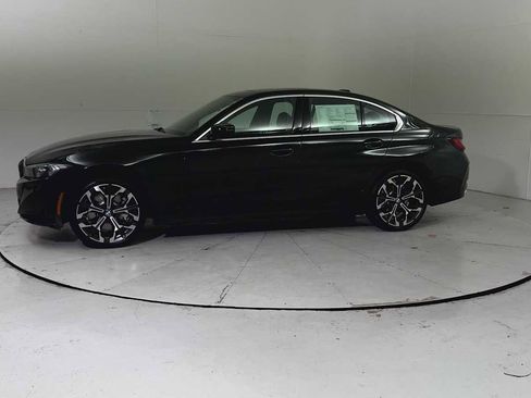 New 2026 BMW 330i xDrive Sedan w/ Premium Package AWD/4WD image 5