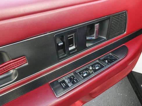 Used 1990 Buick Reatta Convertible image 14