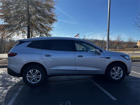 Used 2019 Buick Enclave Essence image 26