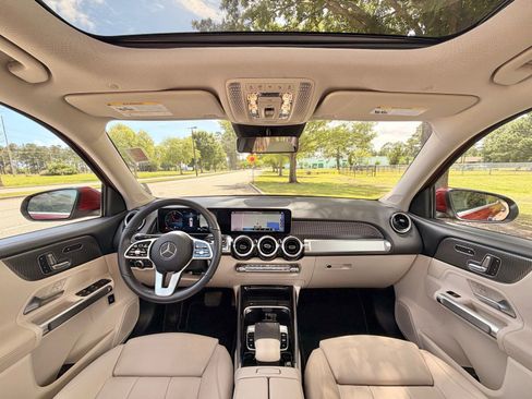 Used 2020 Mercedes-Benz GLB 250 image 2