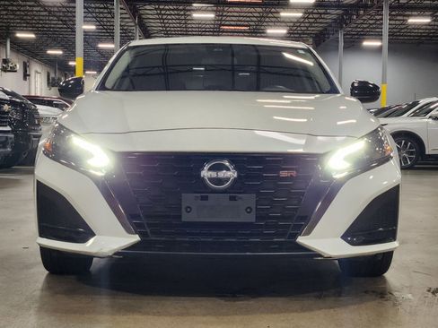 Used 2023 Nissan Altima 2.5 SR image 2