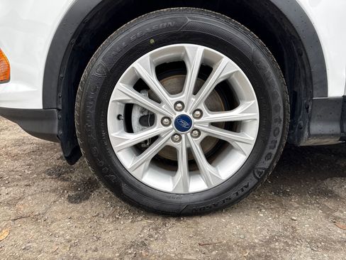 Used 2019 Ford Escape S image 27