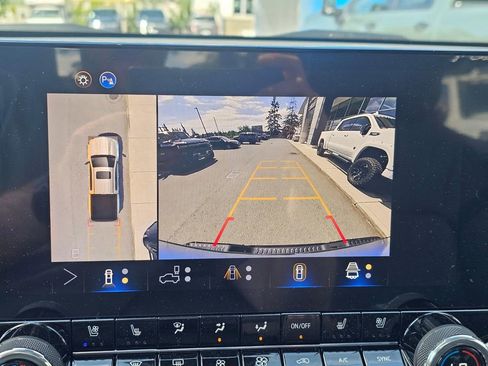 New 2026 Chevrolet Colorado ZR2 w/ Technology Package AWD/4WD image 31