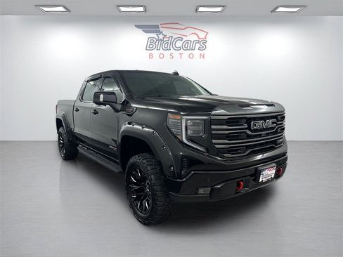 Used 2023 GMC Sierra 1500 AT4 w/ Technology Package image 3