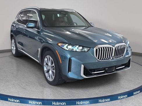 Certified 2024 BMW X5 xDrive40i w/ Premium Package image 3