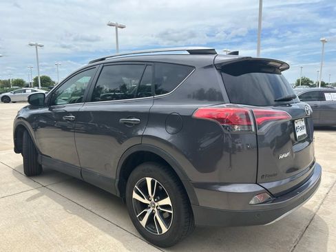 Used 2017 Toyota RAV4 XLE AWD/4WD image 6
