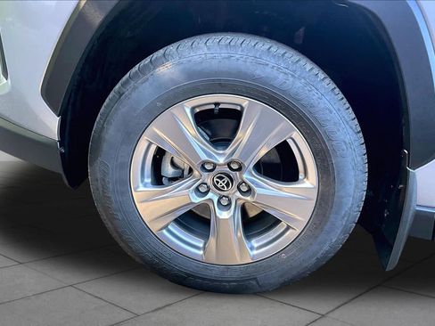 Certified 2025 Toyota RAV4 XLE w/ Convenience Package AWD/4WD image 11