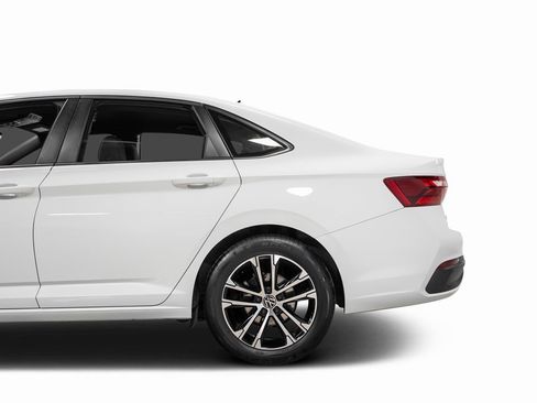 Used 2022 Volkswagen Jetta Sport image 13