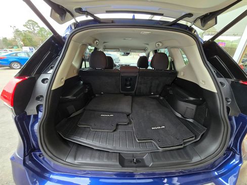 Used 2020 Nissan Rogue SV image 15