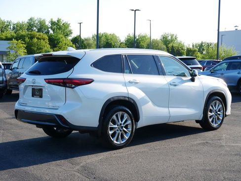 Used 2021 Toyota Highlander Limited AWD/4WD image 6