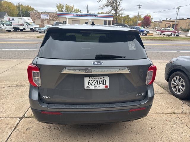 Used 2023 Ford Explorer XLT AWD/4WD image 5