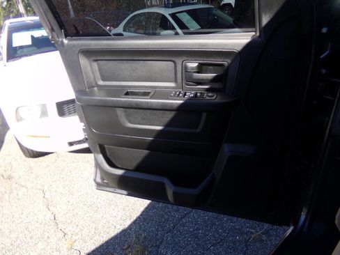 Used 2019 RAM 1500 Express w/ Express Value Package image 33