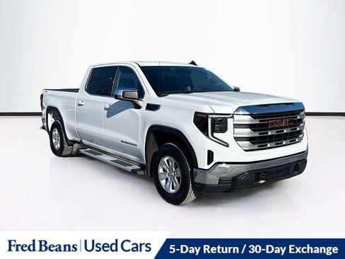 Used 2024 GMC Sierra 1500 SLE image 1
