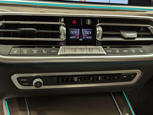 Used 2022 BMW X5 xDrive40i w/ M Sport Package image 27