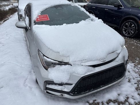 Used 2024 Toyota Corolla SE image 3