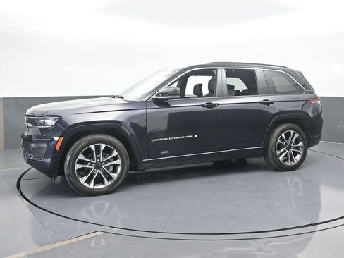 Used 2024 Jeep Grand Cherokee Overland w/ Luxury Tech Group IV image 2