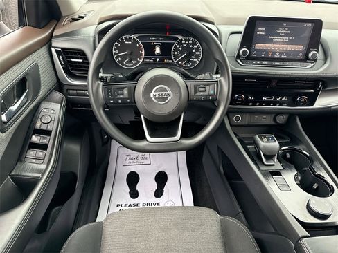 Used 2021 Nissan Rogue SV image 14