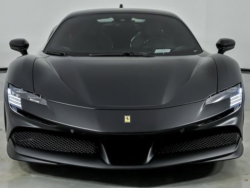 Used 2022 Ferrari SF90 Stradale AWD/4WD image 5