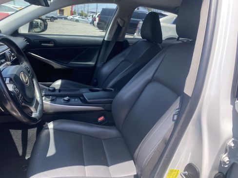 Used 2018 Lexus IS 300 RWD image 10