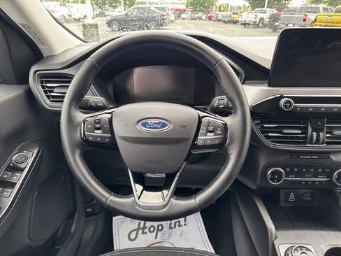 Used 2025 Ford Escape Active AWD/4WD image 11