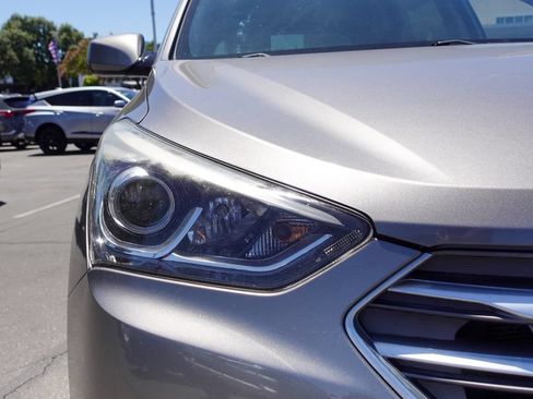 Used 2018 Hyundai Santa Fe Sport AWD/4WD image 3