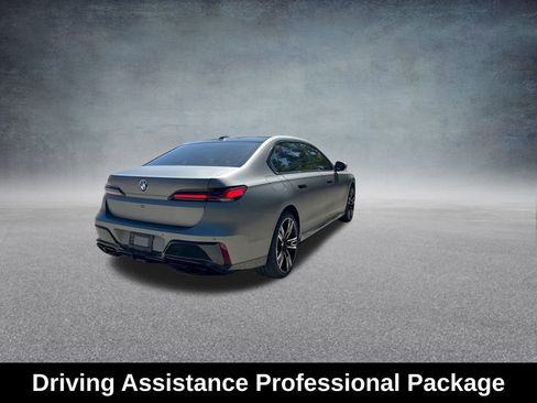 Used 2023 BMW 760i xDrive image 10