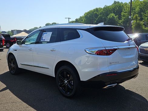 Used 2023 Buick Enclave Essence w/ Experience Buick Package AWD/4WD image 4