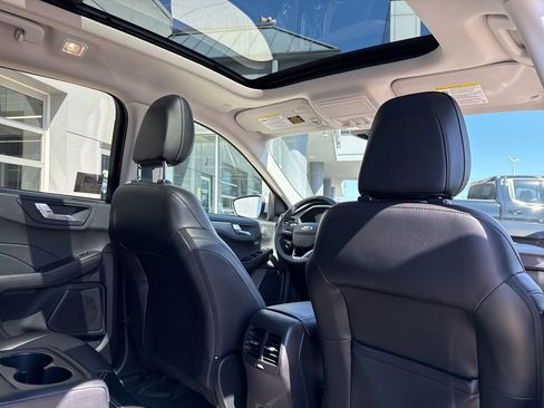 Used 2022 Ford Escape Titanium AWD/4WD image 21